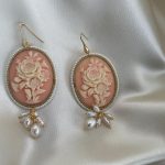 Orecchini argento 925, orecchini vistosi e leggeri, orecchini Cammeo ovale rosa, resina italiana, grappoli di perle, orecchini classici. Orecchini con Cammeo