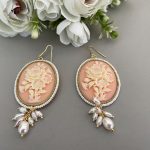 Orecchini argento 925, orecchini vistosi e leggeri, orecchini Cammeo ovale rosa, resina italiana, grappoli di perle, orecchini classici. Orecchini con Cammeo