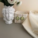 Orecchini argento 925, orecchini vistosi e leggeri, orecchini Cammeo verde, resina italiana, grappoli di perle miste, orecchini classici. Orecchini con Cammeo