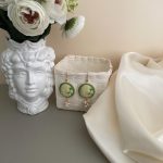Orecchini argento 925, orecchini vistosi e leggeri, orecchini Cammeo verde, resina italiana, grappoli di perle miste, orecchini classici. Orecchini con Cammeo