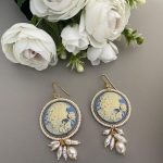 Orecchini argento 925, orecchini vistosi e leggeri, orecchini Cammeo rosa, resina italiana, grappoli di perle miste, orecchini classici. Orecchini con Cammeo