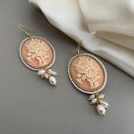 Orecchini argento 925, orecchini vistosi e leggeri, orecchini Cammeo ovale rosa, resina italiana, grappoli di perle, orecchini classici. Orecchini con Cammeo