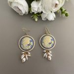Orecchini argento 925, orecchini vistosi e leggeri, orecchini Cammeo rosa, resina italiana, grappoli di perle miste, orecchini classici. Orecchini con Cammeo