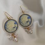 Orecchini argento 925, orecchini vistosi e leggeri, orecchini Cammeo rosa, resina italiana, grappoli di perle miste, orecchini classici. Orecchini con Cammeo