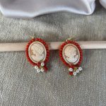 Orecchini Cammeo autentico, orecchini argento 925, Cameo e corallo, orecchini pendenti con grappolo corallo e perle, regalo per lei. Orecchini con Cammeo