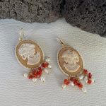 Orecchini vistosi e leggeri, orecchini argento, orecchini Cammeo in resina di prima qualità, grappoli di perle miste, orecchini classici. Orecchini con Cammeo
