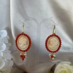 Orecchini Cammeo autentico, orecchini argento 925, Cameo e corallo, orecchini pendenti con grappolo corallo e perle, regalo per lei. Orecchini con Cammeo
