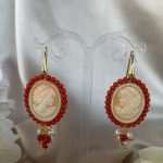 Orecchini Cammeo autentico, orecchini argento 925, Cameo e corallo, orecchini pendenti con grappolo corallo e perle, regalo per lei. Orecchini con Cammeo