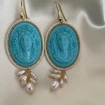 Orecchini Cammeo turchese , orecchini argento 925, orecchini vistosi, resina turchese, grappoli di perle di fiume, orecchini classici. Orecchini con Cammeo