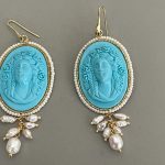 Orecchini Cammeo turchese , orecchini argento 925, orecchini vistosi, resina turchese, grappoli di perle di fiume, orecchini classici. Orecchini con Cammeo