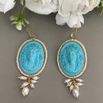 Orecchini Cammeo turchese , orecchini argento 925, orecchini vistosi, resina turchese, grappoli di perle di fiume, orecchini classici. Orecchini con Cammeo