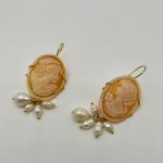 Orecchini argento 925, orecchini Cammeo autentico sardonico, Cammeo Torre del greco, grappolo di perle di fiume, regalo sposa. Orecchini con Cammeo
