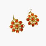 Orecchini siciliani con base in chiacchierino dorato e perle rosse e bianche regalo per lei. Orecchini siciliani Chiacchierino