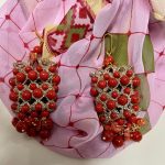 Orecchini siciliani, orecchini oro e perle, base in chiacchierino dorato e perle maiorca rosse, regalo per ragazza Orecchini siciliani Chiacchierino