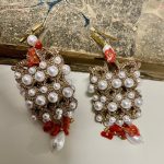 Orecchini siciliani con base in chiacchierino dorato e perle maiorca bianche, orecchini oro e perle, regalo per lei Orecchini siciliani Chiacchierino