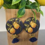 Orecchini siciliani con gancio argento 925, Collezione Limoni, medaglioni di legno double face. Limoni e Agrumi