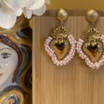 Orecchini siciliani con Cuore sacro e perline colorate in vari colori. Cuori e cuori Sacri