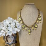 Collana con catena e mattonelle di ceramica a tema “Limoni” e gocce gialle. Collane artigianali con catene