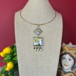 Ciondolo siciliano artigianale con due mattonelle di Caltagirone decorate con Limoni. Ciondoli artigianali siciliani