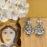 Orecchini siciliani con Pigne in ceramica di Caltagirone dipinte a mano. Orecchini caratteristici siciliani