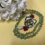 Collana artigianale siciliana con Giada verde e Anfora di ceramica di Caltagirone dipinta a mano. Collane caratteristiche siciliane