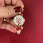 Orecchini siciliani argento 925 con mattonella Caltagirone a tema “Rami di corallo”, perle di fiume e chips di corallo. Limoni e Agrumi