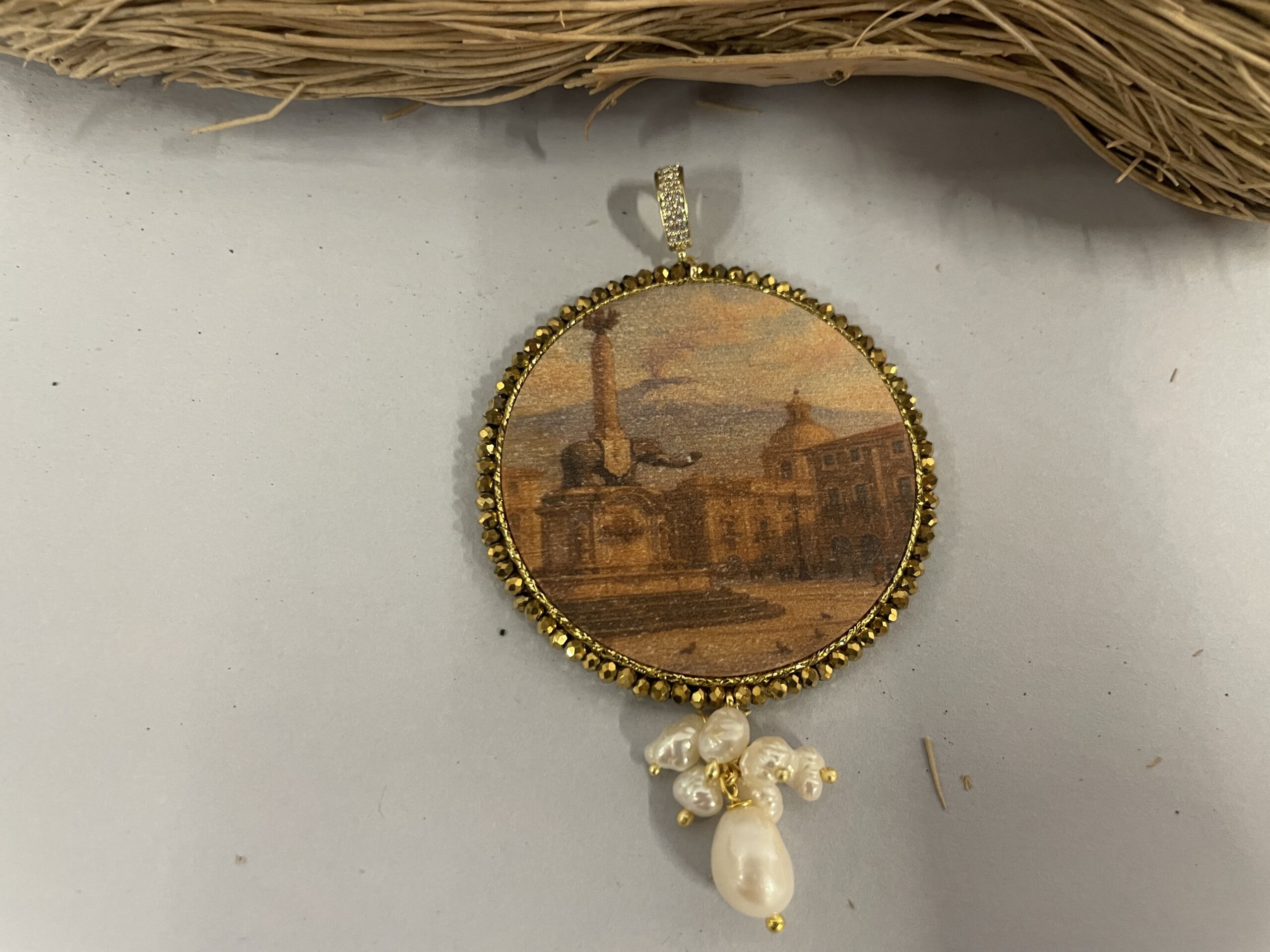 Collana con ciondolo “Vedute di Sicilia” – Etna e Liotru Piazza Duomo Catania Collane caratteristiche siciliane