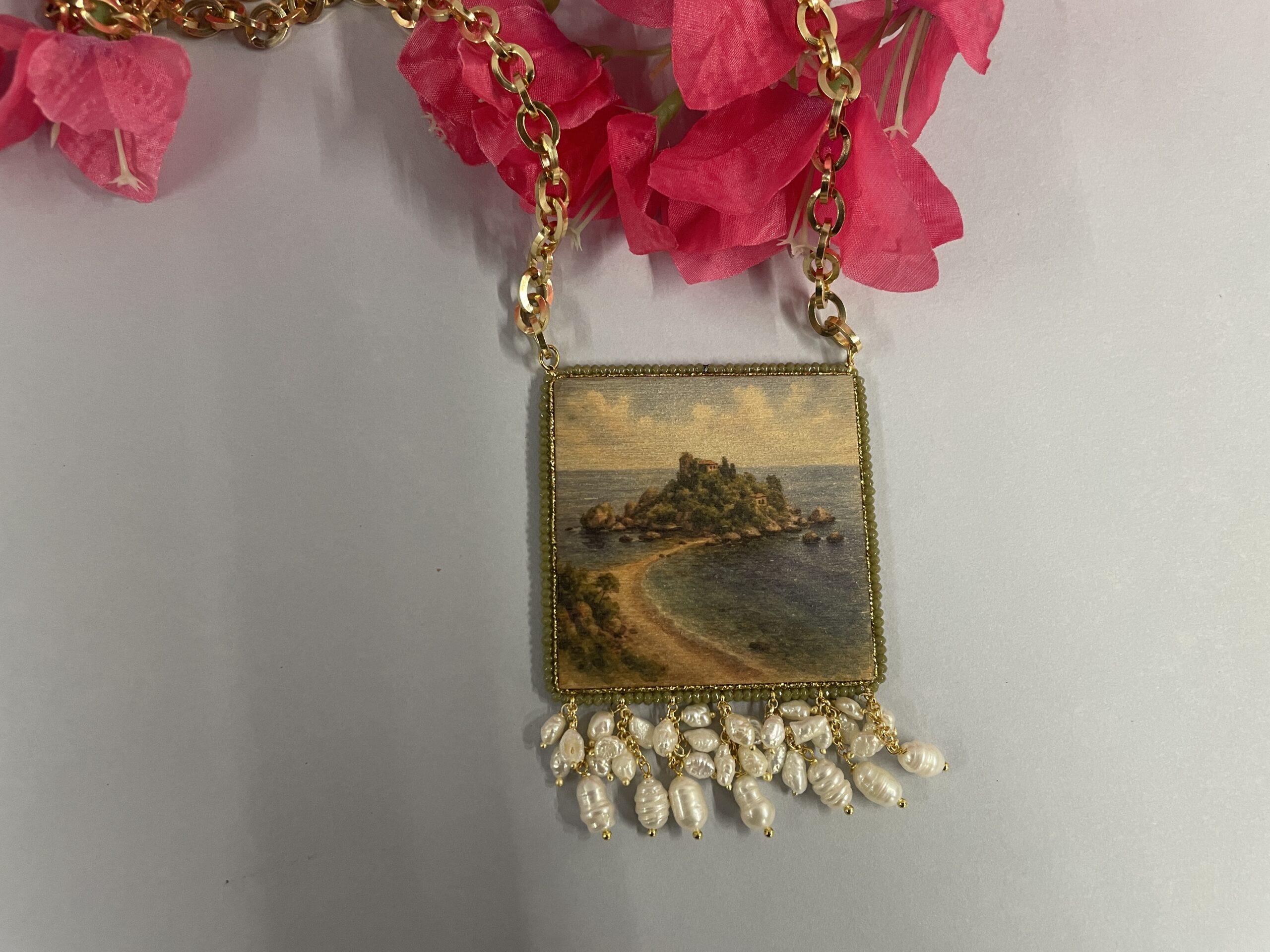 Collana siciliana Isola Bella Taormina – Collana artigianale con ciondolo in legno e perle di fiume Collane caratteristiche siciliane
