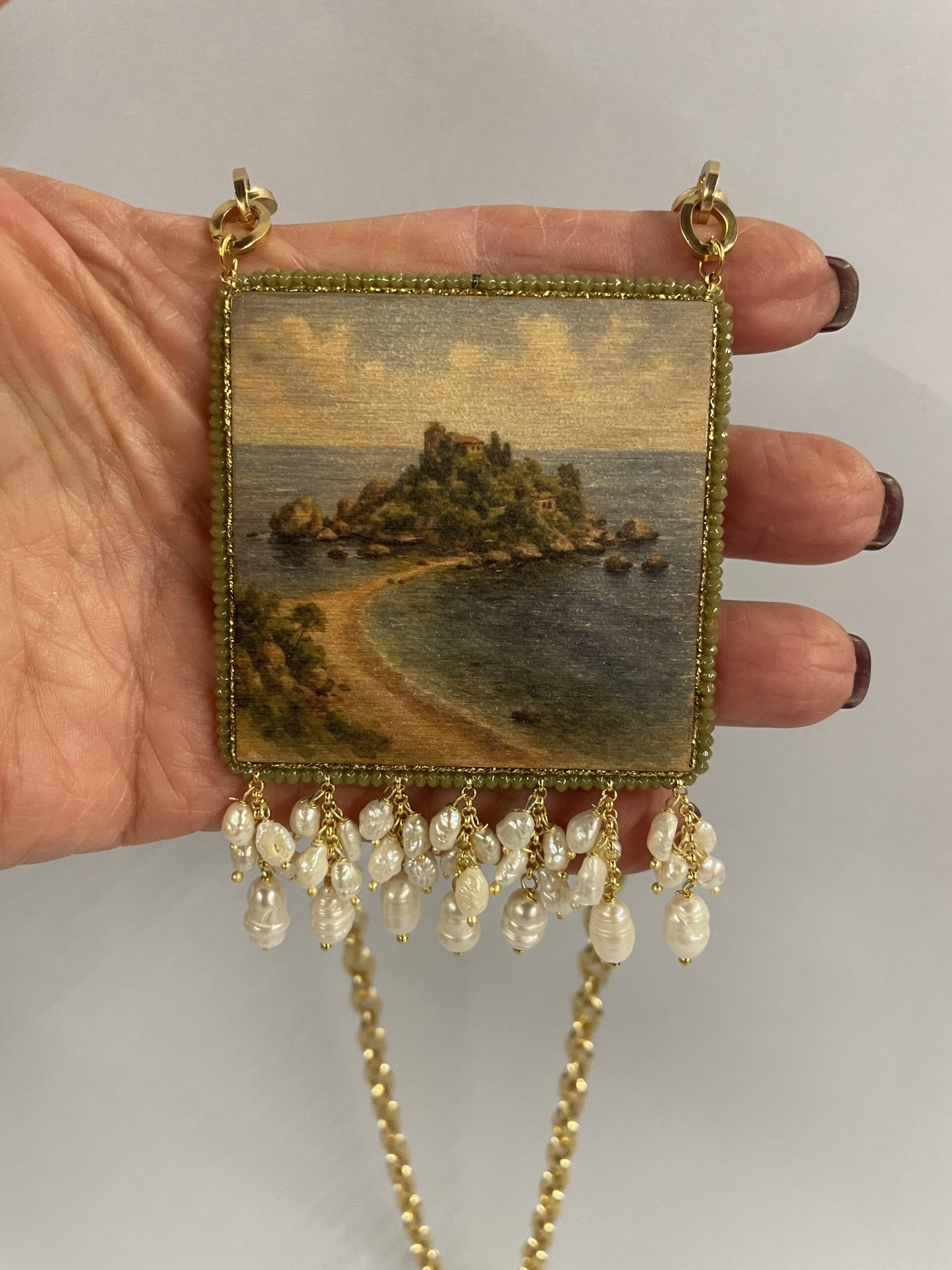 Collana siciliana Isola Bella Taormina – Collana artigianale con ciondolo in legno e perle di fiume Collane caratteristiche siciliane