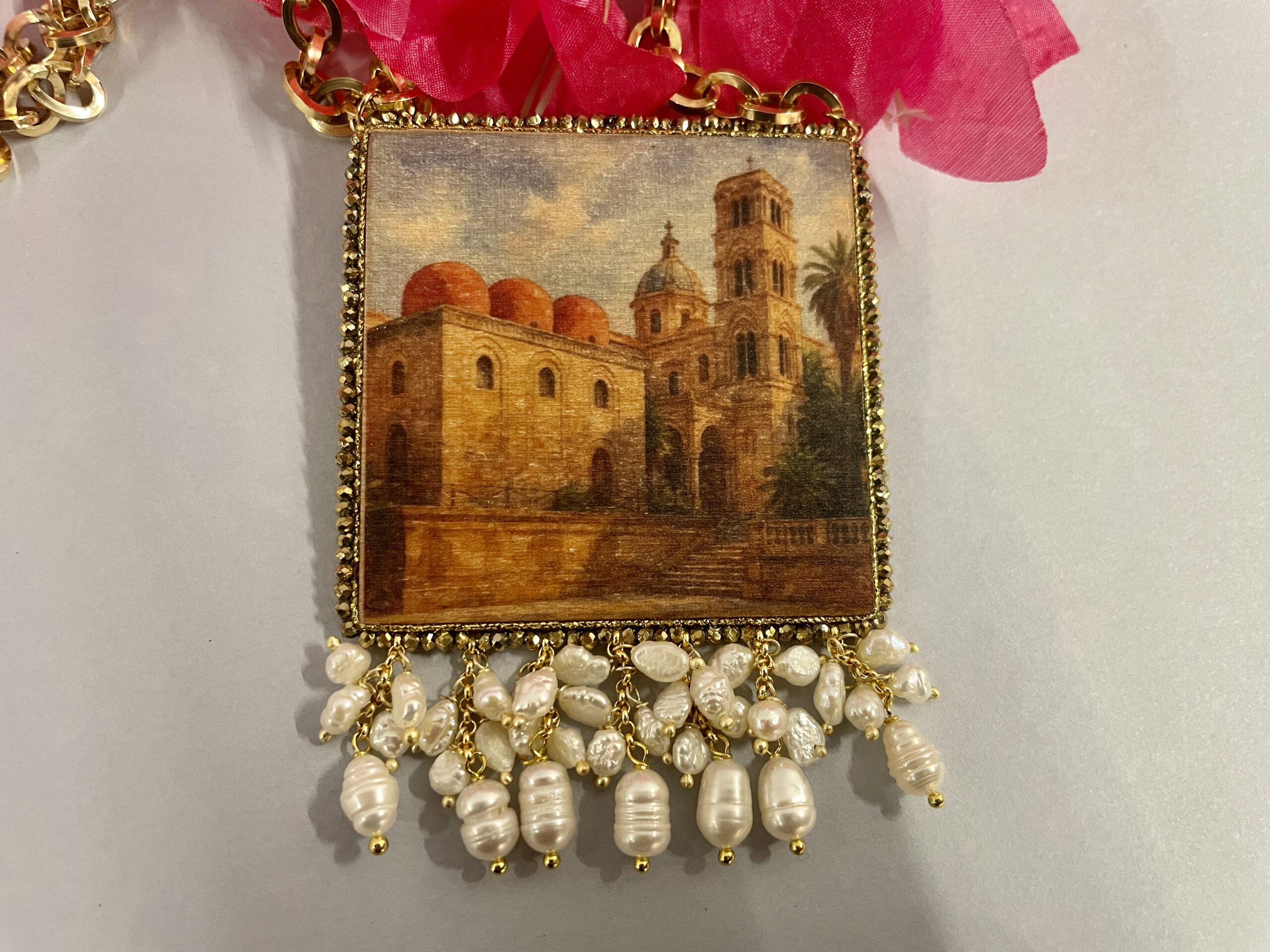 Collana siciliana Palermo arabo-normanna – Collana artigianale con ciondolo e perle di fiume Collane caratteristiche siciliane
