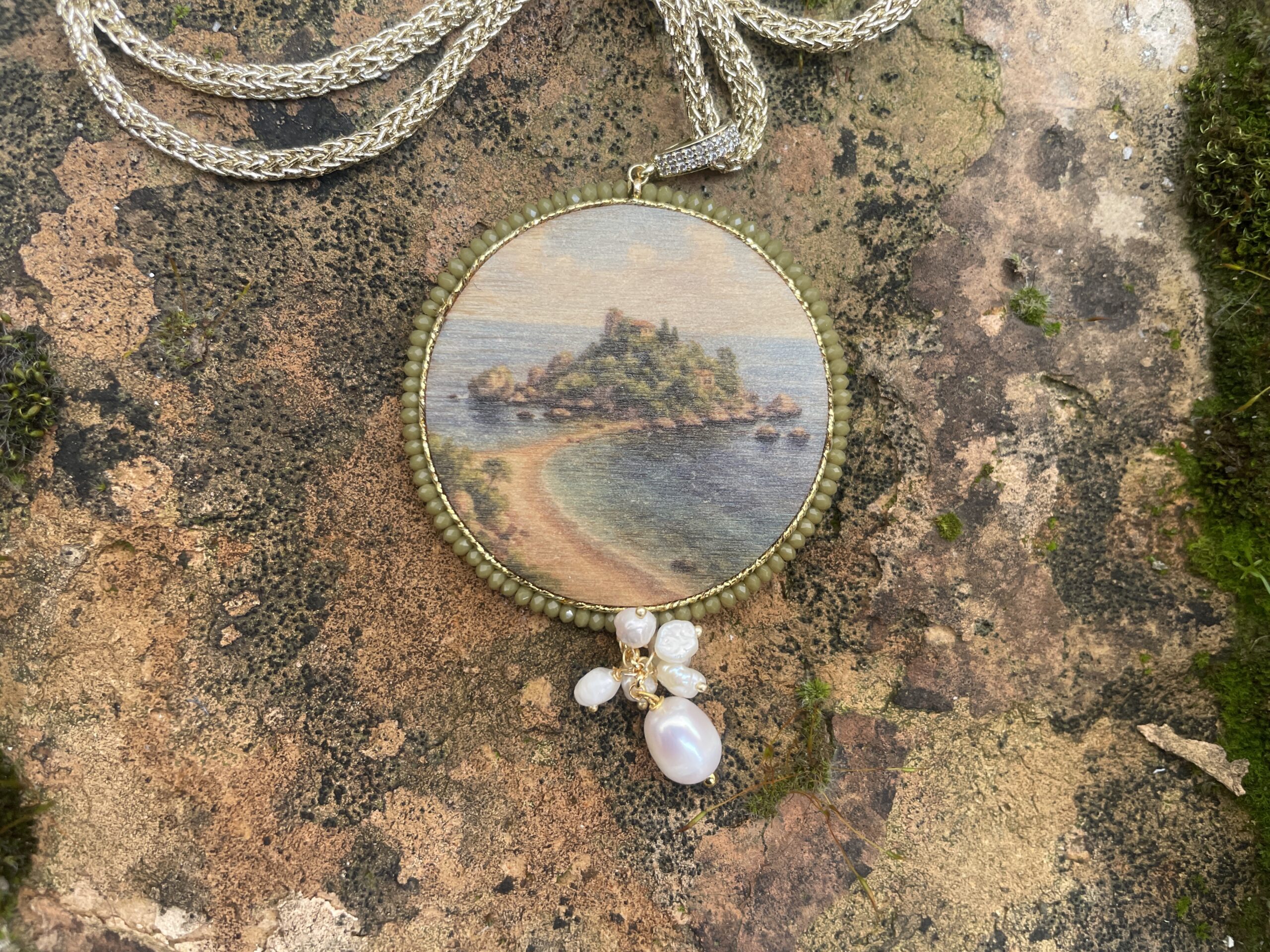 Collana con ciondolo “Vedute di Sicilia” – Isola Bella Taormina Collane caratteristiche siciliane