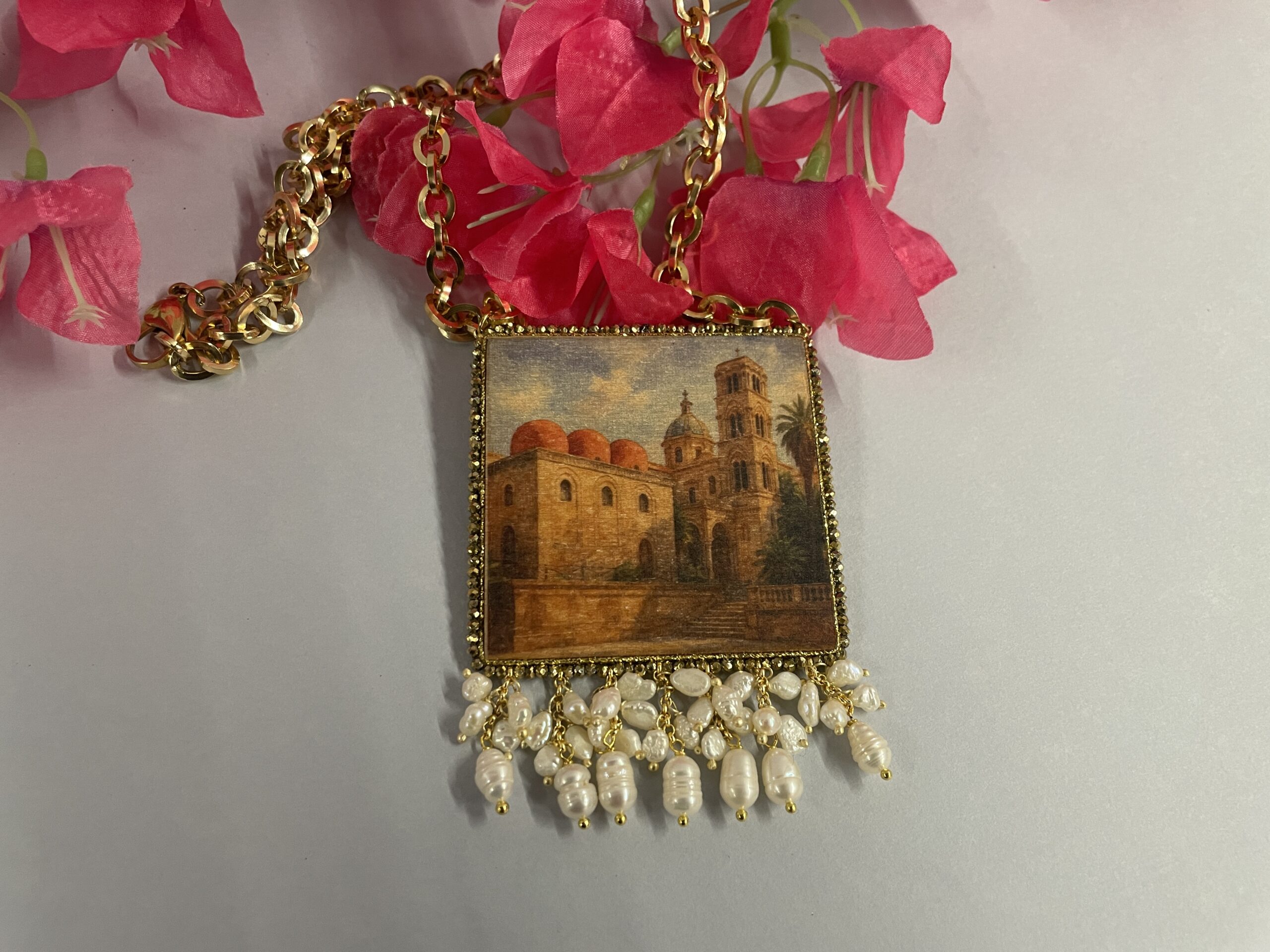 Collana siciliana Palermo arabo-normanna – Collana artigianale con ciondolo e perle di fiume Collane caratteristiche siciliane