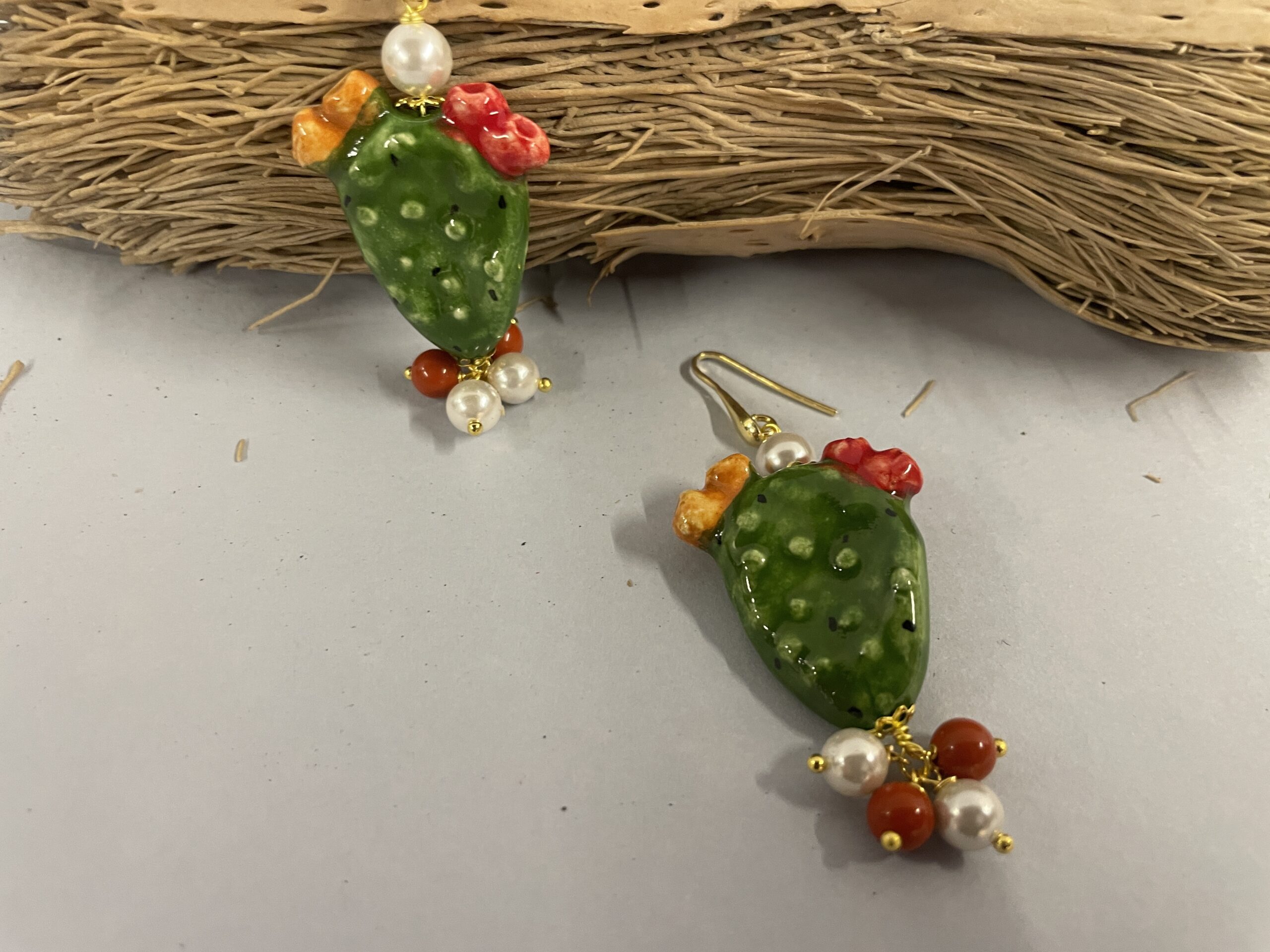 orecchini siciliani artigianali con ficodindia caltagirone