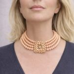 collana girocollo corniola indossato