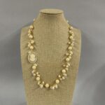 collana artigianale con cammeo e corniola