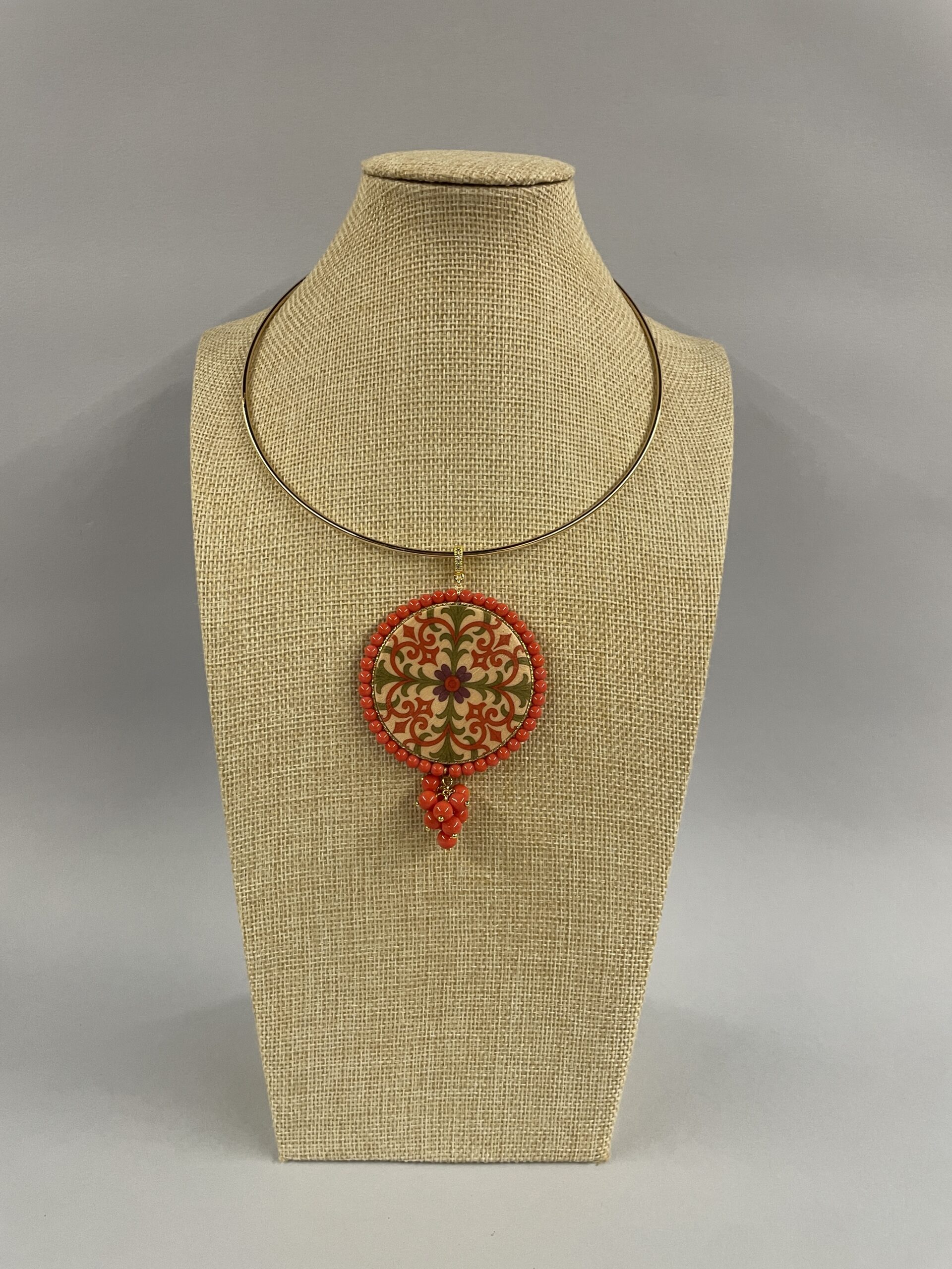 collana rigida con ciondolo design maiolica siciliana