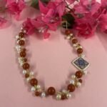 collana siciliana con corallo, perle di fiume e mattonella caltagirone