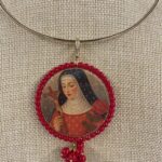 dettaglio ciondolo artigianale santa rita